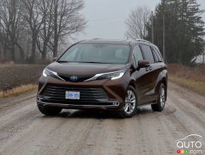 2021 Toyota Sienna First Drive: The Minivan Hybrid Arms Race Is On